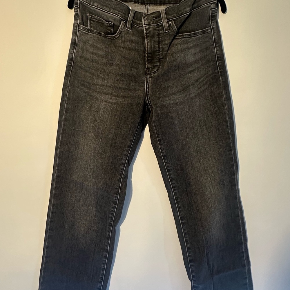 Levi's Women's Straight Leg Jeans in Charcoal